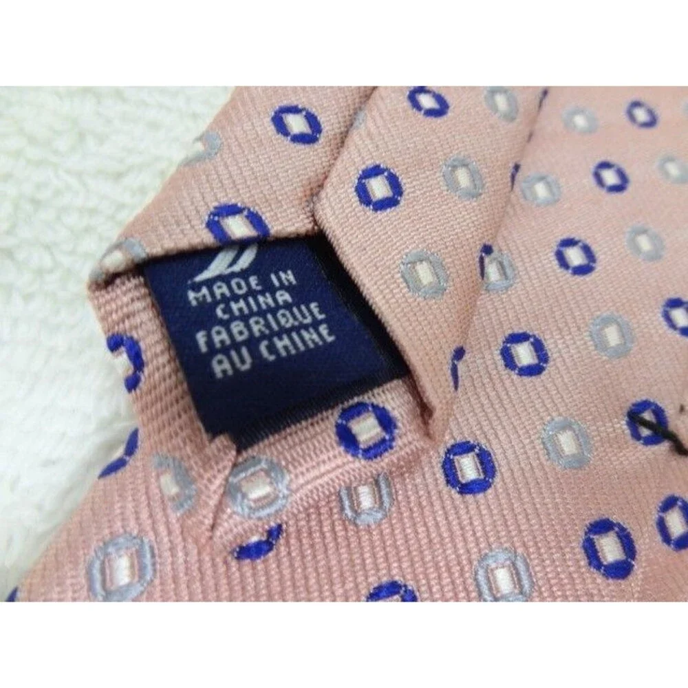NAUTICA MENS TIE PINK WITH BLUE AND WHITE  Dots Geometric Pattern Light Pink